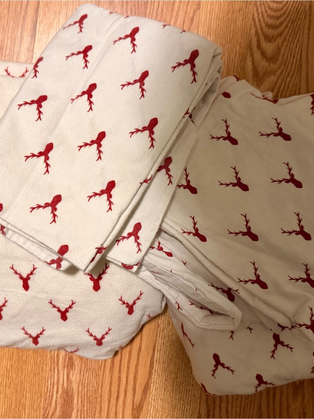 Red Deer Head Print Cream Bedding Set - Unbranded